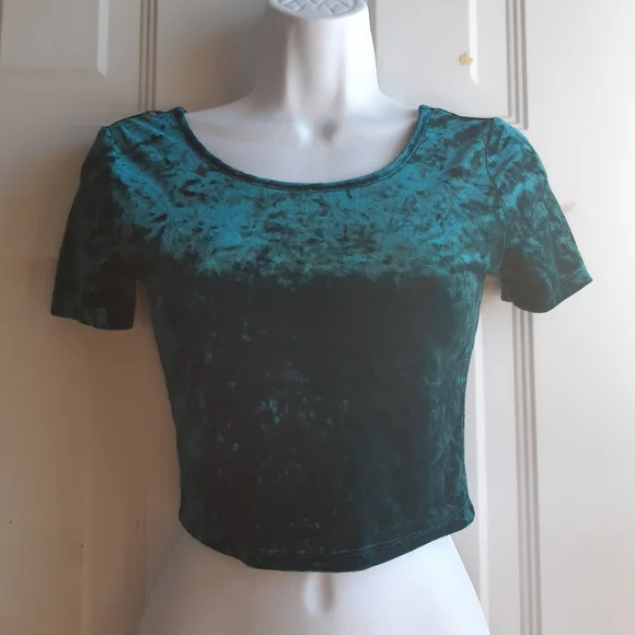 Green Velvet Crop - Picture 6 of 6